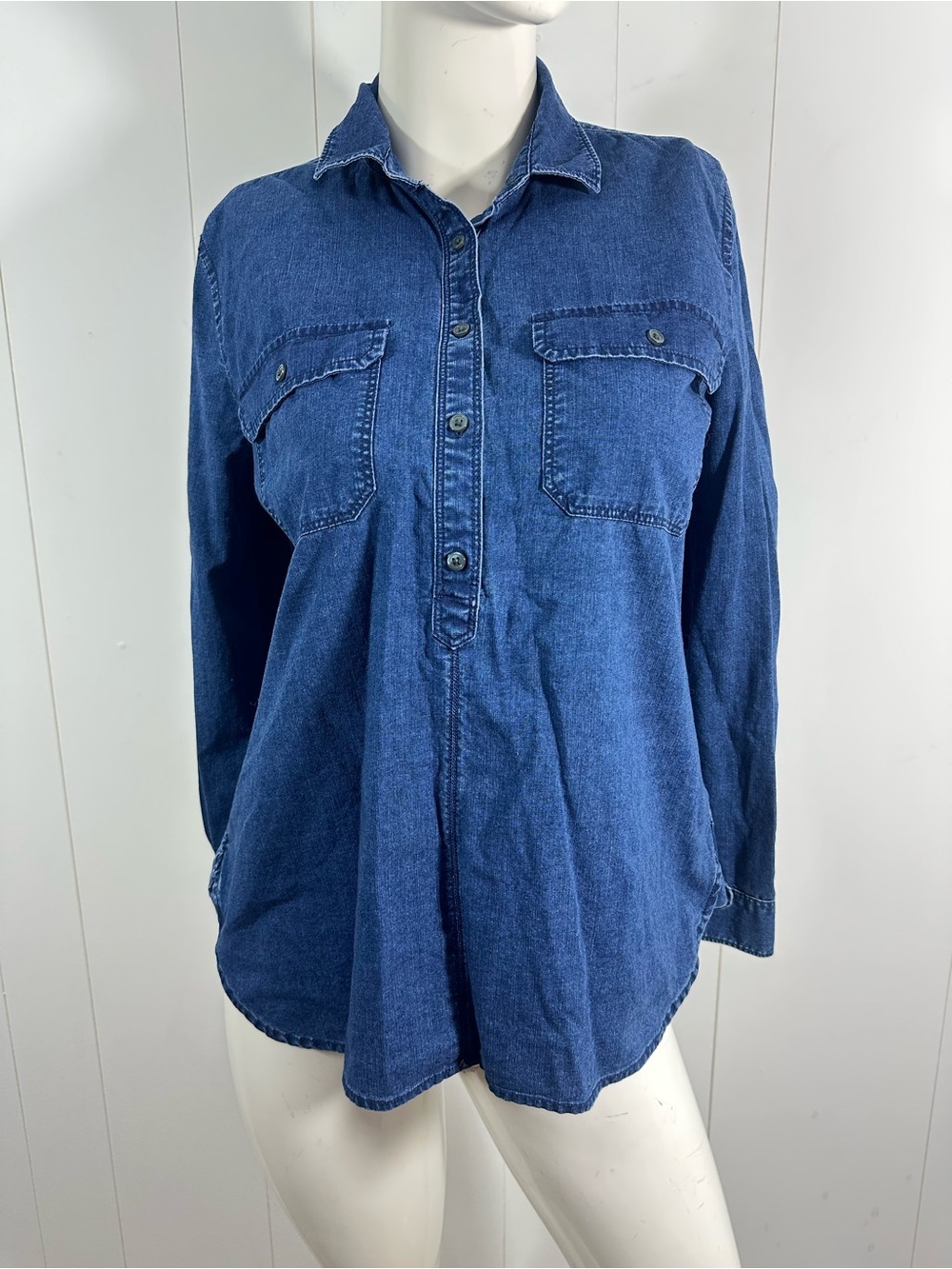 J Crew Size Small S Women's Blue Denim Popover Half Button Boy Fit Shirt